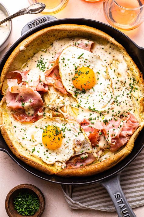 Goat Cheese And Dill Dutch Baby, Breakfast Dutch Baby, Dutch Baby Recipes, Dutch Baby Savory, Savoury Dutch Baby, Bake Breakfast Ideas, Breakfast In Bed Recipes, Dutch Babies Recipe, Weekday Breakfast Ideas