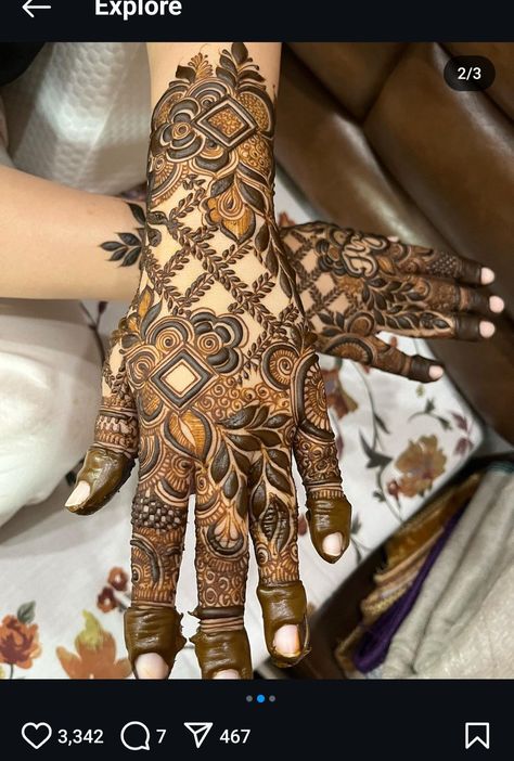 Pinterest Mehndi Designs, Henna Designs Khafif, Khafif Mehndi Designs Simple, Doha Mehndi Design, New Mehndi Designs 2024, Bale Mehndi Design, Dubai Style Mehndi Design Back, Mahndi Pic, Khafif Mehndi Designs New Dubai