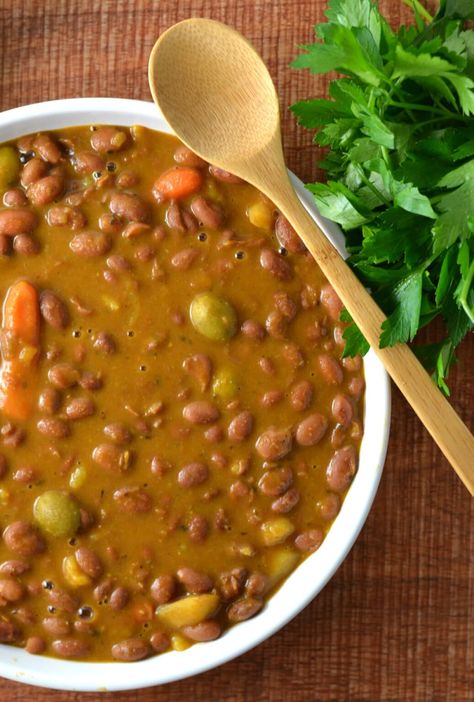 Habichuelas Guisadas (Puerto Rican Stewed Beans) - Delish D'Lites Puerto Rican Beans, Stewed Beans, Blood Orange Margarita Recipe, Habichuelas Guisadas, Avocado Egg Recipes, Panamanian Food, Puerto Rican Recipe, Latin Food Recipes, Creamy Cajun Shrimp Pasta