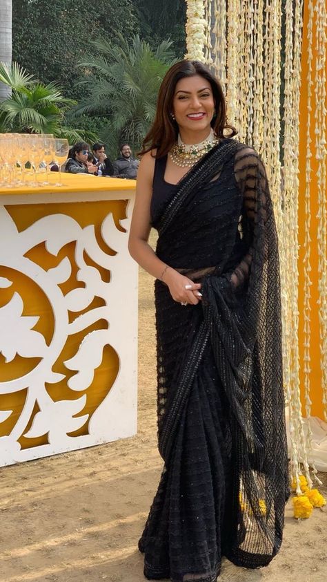 Sushmita Sen In Saree, Sushmita Sen Saree, Black Shimmer Saree, Black Saree Designs, Black Sarees, Black Saree Blouse, Shimmer Saree, Black Sari, Saree Looks