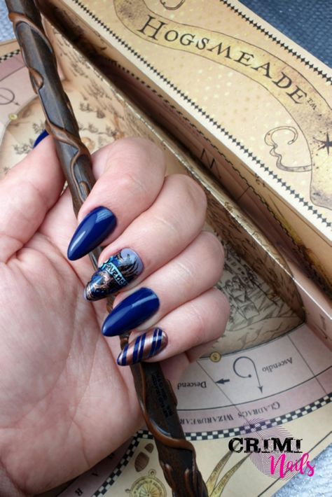 Ravenclaw Manicure, Ravenclaw Inspired Nails, Ravenclaw Nails Acrylic, Raven Claw Nails, Harry Potter Nails Designs Ravenclaw, Ravenclaw Nail Designs, Luna Lovegood Nails, Ravenclaw Nails Harry Potter, Harry Potter Nails Ravenclaw