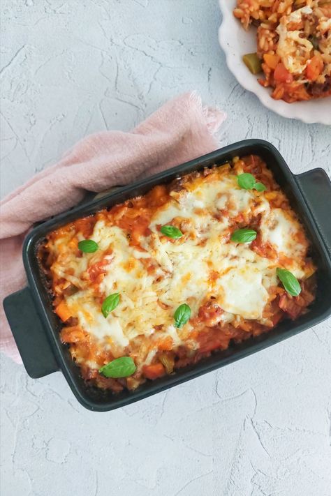 Orzo ovenschotel met gehakt, groenten en kaas. Lasagne Alla Bolognese, Lasagna Recept, Lasagna Bolognese, Orzo Pasta, Pizza Pasta, Special Recipes, Orzo, Bon Appetit, Lasagna