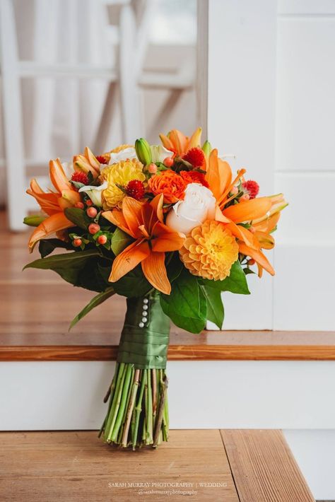 Bright Orange Wedding Flowers, Bride Bouquets Orange, Orange Lily Wedding Bouquet, Orange Flower Bouquet Wedding, Orange Flowers For Wedding, Mediterranean Wedding Bouquet, Orange Bouquet Prom, Marigold Bouquet Wedding, Orange Prom Bouquet