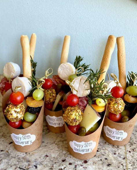 Diy Charcuterie Cups, Mini Cheese Balls Recipe, Mini Cheese Balls, Fancy Lunch, Snack Boards, Charcuterie Cups, Charcuterie Appetizers, Charcuterie Ideas, Charcuterie Inspiration