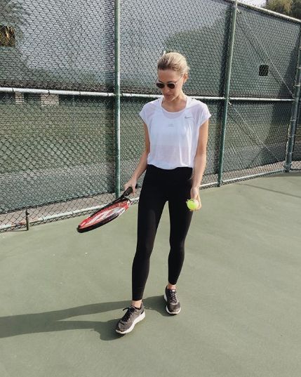 What Fashion Girls Wear to Play Tennis Athletic Wear Outfits, Tennis Outfit Cute, Cute Tennis Outfit, Mode Tennis, Tennis Outfits, Tennis Outfit Women, Tennis Outfit, Tennis Workout, Golf Attire