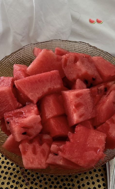 Watermelon Cubes, Mojito Strawberry, Food L, Low Cal Recipes, Summer Snacks, Food Wallpaper, Healthy Food Motivation, Snap Food, I Want To Eat