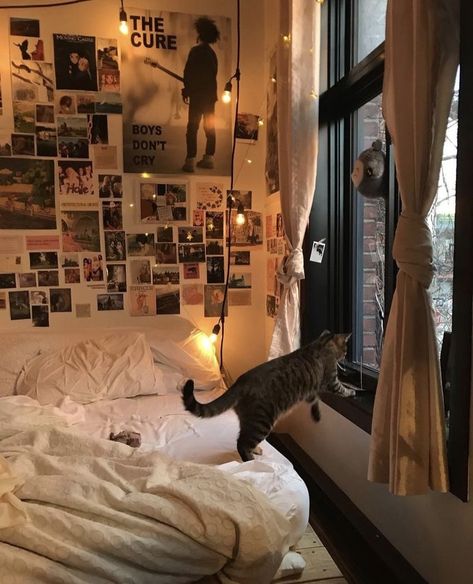 Room Deco, Pretty Room, Dreamy Room, Downtown Girl, Dream Room Inspiration, Room Makeover Bedroom, Room Makeover Inspiration, Intp, Cozy Room