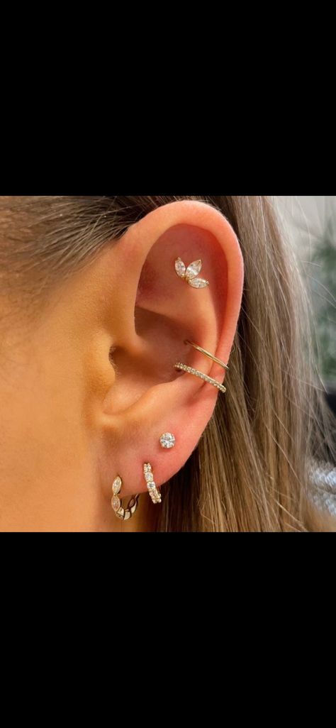 Cute Flat Piercings, Flat Helix Piercing, Flat Piercing, Ear Piercings Helix, Helix Ear, Cute Flats, Helix Piercing, Ear Piercing, Helix