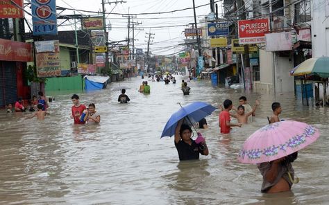 Torrential rain paralysed large parts of the Philippine capital on August 19 as neck-deep water swept through homes, while floods in northern farming areas claimed at least one life Water Flood, Monsoon Rain, Disaster Response, Photojournalism, Natural Disasters, Laos, Manila, Philippines, Photo Galleries