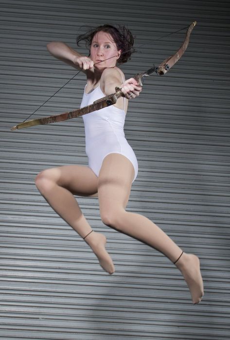 Cool Poses With Swords, Hunting Poses Reference, Mid Air Pose, Attack Pose Reference, Pose Refrances, Bow Poses, Bow Photography, 3d Pose, Bow Pose