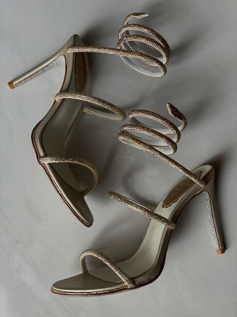 Aesthetic Vogue, Heels Aesthetic, Luxury Boots, Fashion Shoes Heels, Shoes Heels Classy, Chic Heels, Green Heels, Heels Classy, Rene Caovilla