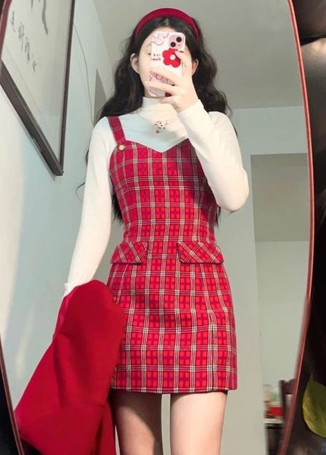 cute Korean Christmas outfit: red plaid mini dress Red Outfits Korean Style, Christmas Outfit Aesthetic Korean, Tweed Outfits Women, Red Outfit Aesthetic Korean, Red Kawaii Outfits, Korean Red Outfit, Red Coquette Outfit, Red Outfit Korean, Korean Christmas Outfit