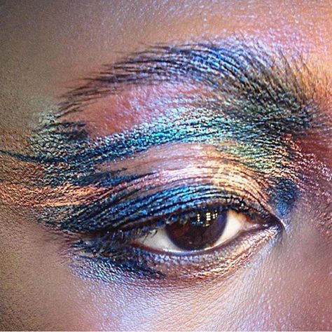 Shimmery Eye Makeup, Mod Makeup, Mac Pigment, Metallic Eyes, Painted Faces, Character Makeup, Oil Spill, Beauty Inspo, Oil Slick