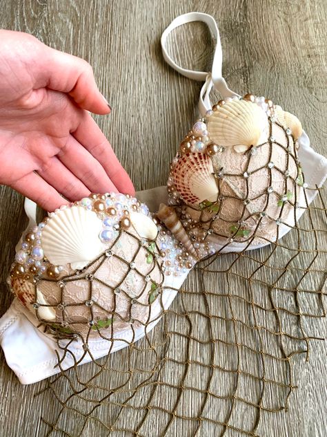 Diy Mermaid Bra Easy, Mermaid Tops Diy, Shells On Clothes, Siren Bra Top, Siren Mermaid Halloween Costumes, Sea Shell Tops, Mermaid Shell Bra Diy, Diy Mermaid Shell Top, Mermaid Costume Diy Womens