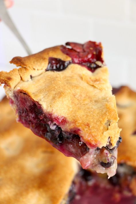 Blueberry Rhubarb Bars, Rhubarb Berry Pie, Rhubarb And Blueberry Recipes, Blueberry Rhubarb Recipes, Rhubarb Blueberry Recipes, Blueberry Rhubarb Pie, Rhubarb Crumble Recipes, Rhubarb Recipes Pie, Blueberry Rhubarb