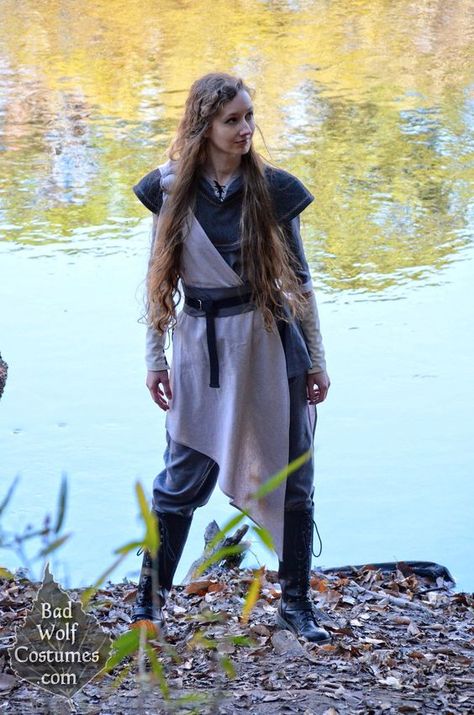 Fantasy Dress Goddesses, Wolf Costumes, Mage Costume, Mage Robes, Skyrim Cosplay, Epic Costumes, Medieval Garb, Elder Scrolls Skyrim, Leather Lacing