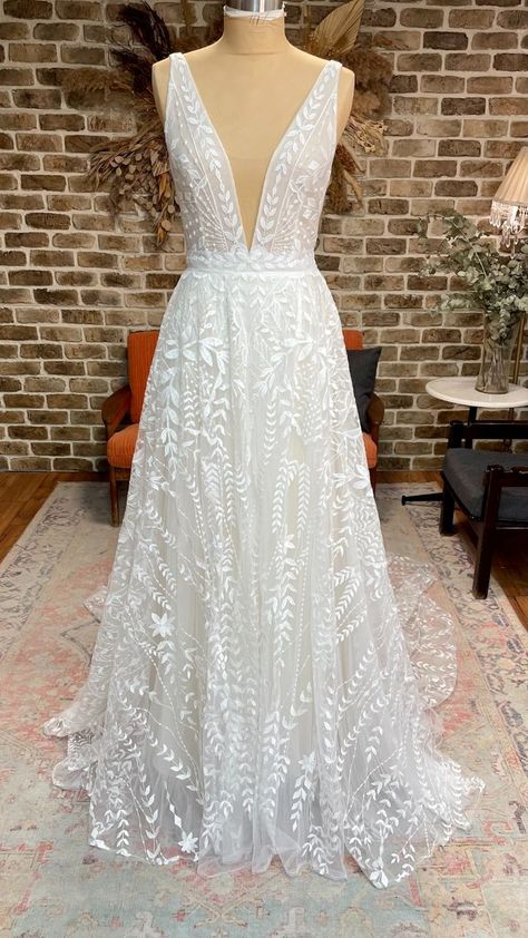 Boho lace a-line wedding dress with plunging neckline, open back, and long train #lifeisbettergilded #gildedbridal #getgilded Floral Sparkly Wedding Dress, Low Cut Wedding Dress, Earthy Wedding Dresses, Rish Bridal, Lace Overskirt, Tulle Overskirt, Outdoor Wedding Dress, Girls Attire, Wedding Dress Flowy