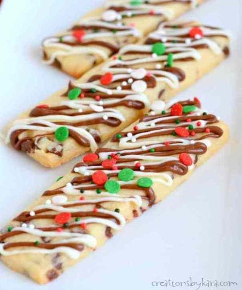 Christmas Cookie Sticks, Peppermint Sugar Cookies, Cookie Exchange Recipes, Cookie Sticks, Best Christmas Cookie Recipe, Delicious Christmas Cookies, Easy Christmas Cookie Recipes, Hot Chocolate Cookies, Chocolate Crinkle Cookies