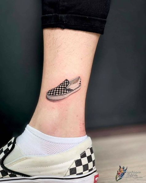 vans tattoo Vans Tattoo Ideas, Checker Tattoo, Checkerboard Tattoo, Vans Tattoo, Tattoo Ideas Minimalist, Checkerboard Vans, Ink Therapy, Framed Tattoo, Patchwork Tattoo