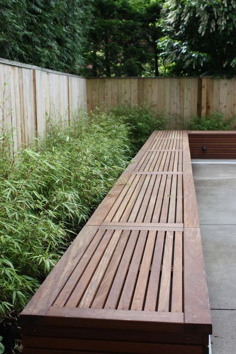 Garden Storage Bench, Outside Benches, Outside Design, Pool Landscape Design, Fence Landscaping, Side Garden, Bench Seating, Backyard Pool Designs, Backyard Garden Design