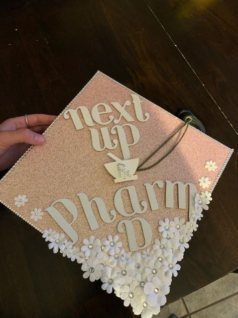 Pharmacy Cap Ideas, Graduation Cap Pharmacy, Graduation Cap Designs Pharmacy, Pharmacist Graduation Pictures, High School Graduation Cap Designs, Pharmacy School Graduation, Future Pharmacist, College Grad Cap Ideas, High School Graduation Cap