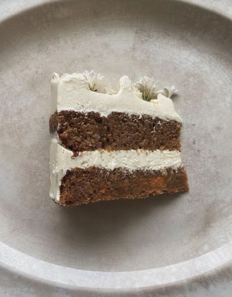 **not my pic #aesthetic #foodporn #simple #minimalist #cake #recipe #cream Minimal Art Design, Aesthetic Cake, Blog Themes, Food Is Fuel, Minimal Art, Photography Fashion, Carrot Cake, Let Them Eat Cake, Aesthetic Food