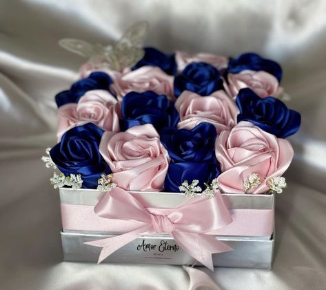 Ribbon Flower Centerpieces, Eternal Flower Bouquet, Satin Bouquet, Forever Flower Bouquets, Box Of Flowers, Satin Flowers Diy, Ribbon Rose Bouquets, Ribbon Flowers Bouquet, Flower Boquet