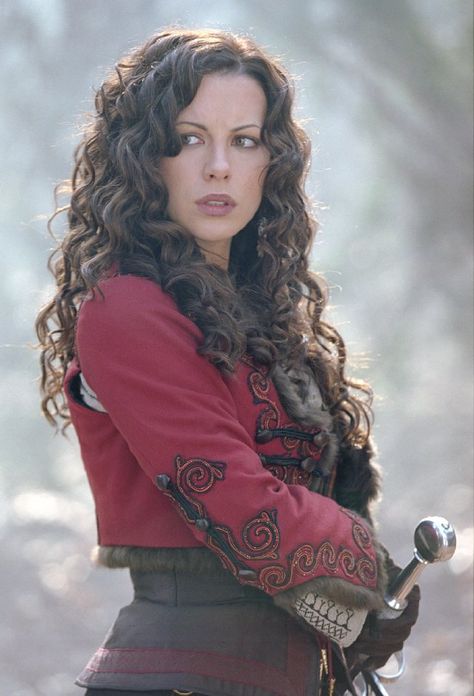 Anna V Van Helsing, Yennefer Of Vengerberg, Kate Beckinsale, Beauty And Fashion, Her Hair, Curly Hair, Actors & Actresses, Beautiful People, Mona Lisa