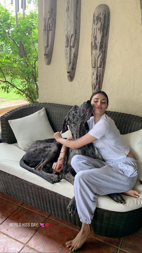 Athiya Shetty Instagram, Athiya Shetty, Bollywood Stars, Girls Dpz, Stylish Fashion, Stories Instagram, Star Fashion, For Dogs, Instagram Story