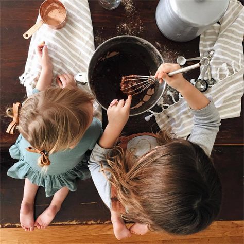 Baking Photoshoot, Family Moments, Everyday Moments, Tiny Humans, Jolie Photo, Family Goals, Family Photoshoot, Future Kids, Little People