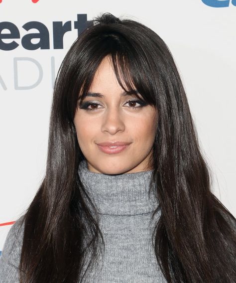 Camila Cabello With Long Curtain Bangs Outgrown Bangs, Latina Hairstyles Long, Celebrity Bangs, Beige Blond, Latina Hair, Cabello Hair, Celebrity Haircuts, Color Rubio, Bang Bang