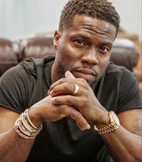 Kevin Hart Meme, Man Gear, Black Men Haircuts, Crazy Man, Famous Black, Kevin Hart, Reaction Face, Stand Up Comedians, Celebrity Portraits