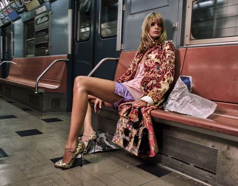 Subway Fashion, Train Photoshoot, Chris Colls, Julia Stegner, Subway Style, Alfred Stieglitz, New York Subway, U Bahn, Fashion Images