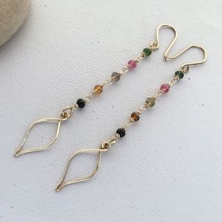 Lisa Yang's Jewelry Blog: Making Wire Leaves Wire And Bead Earrings, Valentine Jewelry Ideas, Wire And Bead Jewelry, Wire Leaves, Diy Jewelry Ideas, Wire Wrap Earrings, Anting Manik, Metal Jewelry Making, Lisa Yang