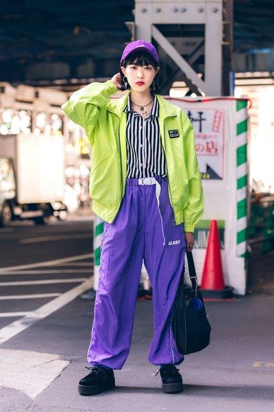 The Best Street Style From Tokyo Fashion Week Fall 2019 - Vogue Japanese Fashion Harajuku Street Styles, Colorful Androgynous Fashion, Tokyo Street Wear, Weeb Fashion, Japan Street Wear, Japan Street Fashion, Tokyo Fashion Street, Tokyo Fashion Week Street Styles, Japanese Street Style