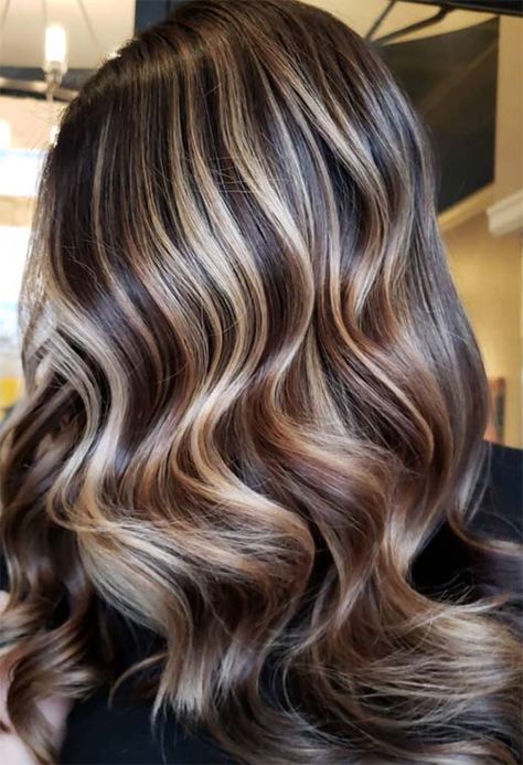 Dark Brown Hair Color Ideas Fall, Fall Brunettes, Dark Brown Hair Color Ideas, Brown And Blonde Hair, Dark Brown Hair Dye, Hair Glaze, Dimensional Hair, Dimensional Hair Color, Hair Color Ideas Fall