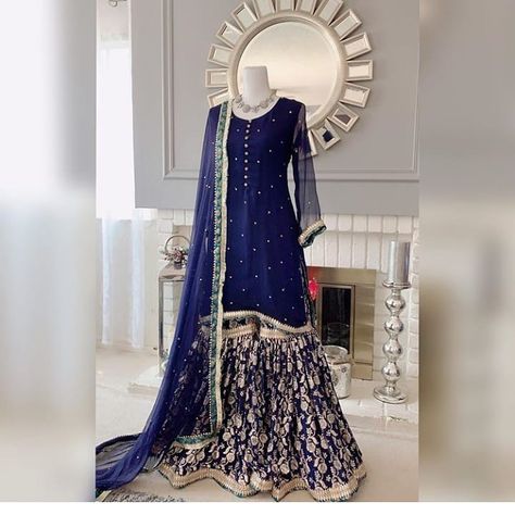 Indian Dresses Simple, Banarsi Gharara Designs, Chiffon Gharara, Wedding Dress Colors, Garara Designs, Stylish Dupatta, Garara Dress, Wedding Bridesmaids Dress, Bridal Lehenga Pakistani