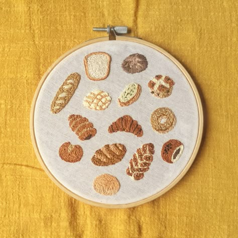 Food Embroidery Patterns, Pastry Embroidery, Bread Embroidery, Quirky Embroidery, Food Embroidery, Embroidery Shorts, Embroidery Kitchen, Simple Hand Embroidery, Clothes Embroidery Diy