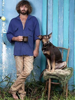 @angusstoneMusic Angus Julia Stone, Photographing Clothes, Byron Bay Home, Angus Stone, Julia Stone, Photographer Outfit, Byron Bay, French Press, Stone