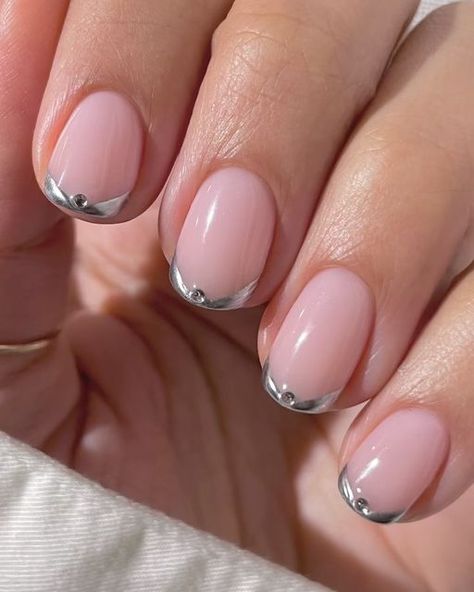 Mail Art On Short Nails, Short Nail Manicure, Minimal Nails Art, Builder Gel Nails, French Manicure Designs, Pink Gel Nails, Asian Nails, Minimal Nails, Clean Nails