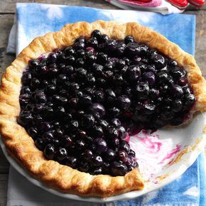 Biddeford Maine, Fresh Blueberry Pie, Mousse Au Chocolat Torte, Potluck Desserts, Strawberry Pie, Recipe 30, Blueberry Pie, Blueberry Recipes, Wild Blueberries