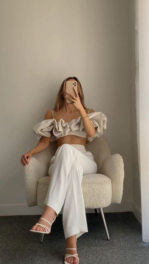 oliviacharlotteburton on Instagram: OOTD . Zara top ref 3407/301 #zaraoutfit #aestheticfashion #eveningoutfit #outfitofthenight Zara Outfit 2024, Ootd Zara, Outfit Preppy, Zara Looks, Look Zara, Outfit Zara, Zara Outfit, Singapore Travel, Preppy Girl