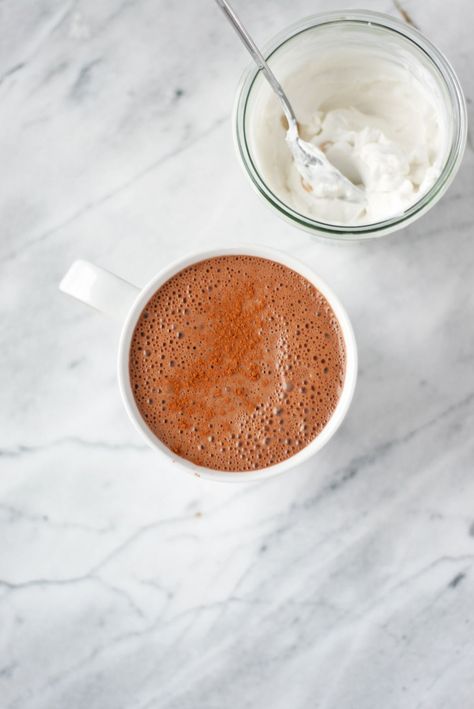 Vegan Superfood Hot Chocolate with Reishi, Maca, and Raw Cacao Healthy Hot Chocolate, Vegan Hot Chocolate, Healthy Superfoods, Healthy Vegan Snacks, Raw Diet, Vegan Healthy, Chewy Chocolate Chip Cookies, Raw Cacao, Healthy Eating Recipes