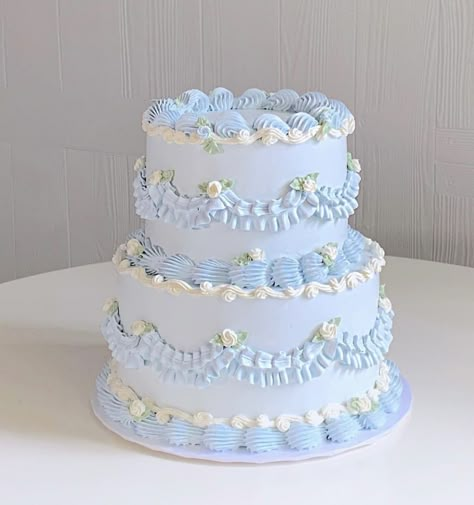 Light Blue Cake Wedding, 3 Tiered Cakes Birthday, Girly Tiered Cake, Cake Decorating 2 Tier, Sweet Sixteen Cakes Blue, Blue Baking Aesthetic, Pretty Blue Cake, Light Blue Cake Design, Blue Vintage Cake Aesthetic