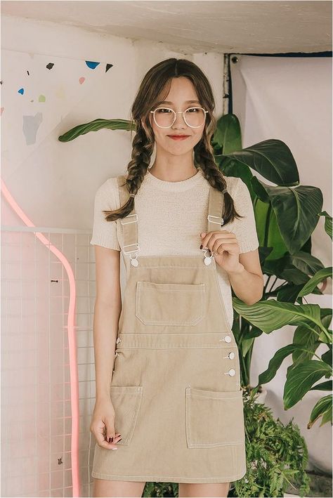 Moda Ulzzang, Cute Korean Fashion, Korean Fashion Ideas, Cooler Style, Korean Fashion Kpop, Overall Skirt, 2017 Fashion Trends, Korean Fashion Trends, Ulzzang Fashion