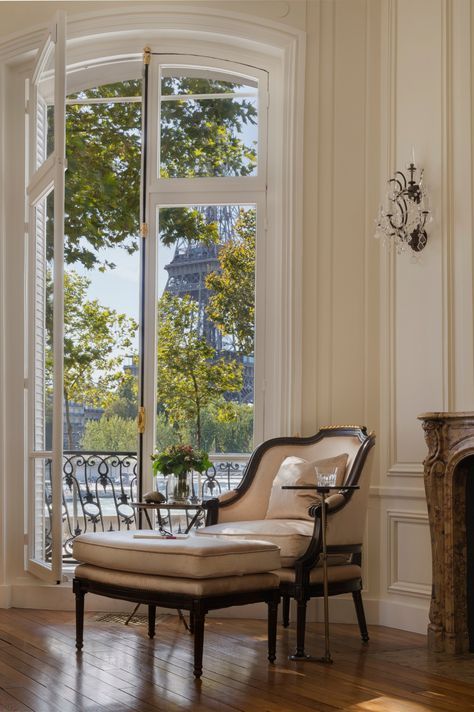 Living Room French Windows, French Style Windows, Parisian Home Decor French Style, French Style Houses Interior, French Style Bedrooms, Paris Apartment Interiors French Style, Parisian Exterior, French Style Room, French Window Design