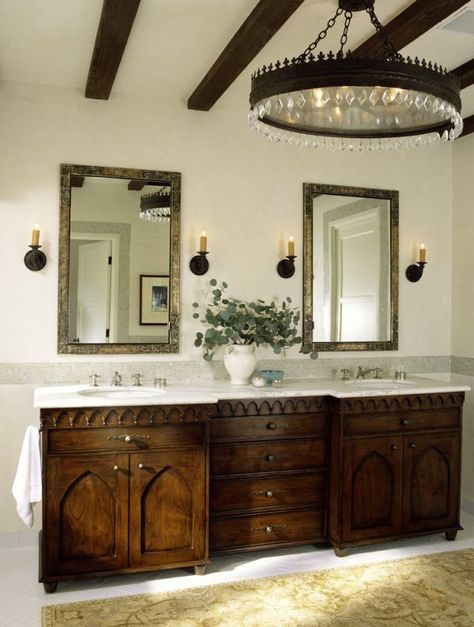 Spanish Revival Bathroom, Spanish Style Bathrooms, Spanish Bathroom, Boho Glam Home, Mediterranean Bathroom, Modern Mediterranean Homes, Spanish Decor, Mediterranean Interior, Modern Mediterranean