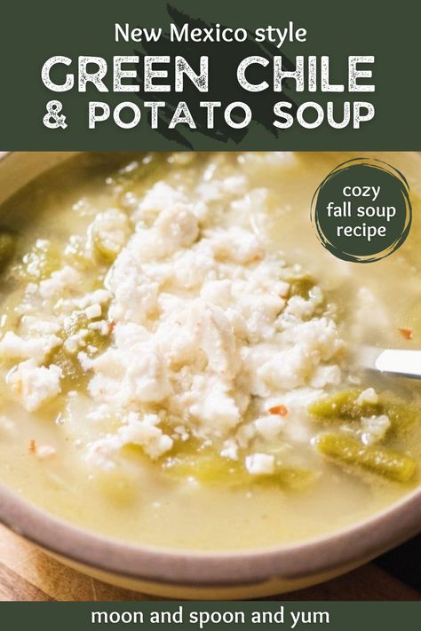 Roasted Green Chile Potato Soup - You're going to love this easy, New Mexico style hatch green chile potato soup! It's spicy, creamy, and the perfect fall soup recipe! Green Chili With Potatoes, Potato Soup With Green Chile, Green Chile Potato Soup, Green Chili Potato Soup, Hatch Green Chili Recipes, Green Chili Soup, Mexican Soup Recipes, Green Chile Recipes, Green Chili Recipes