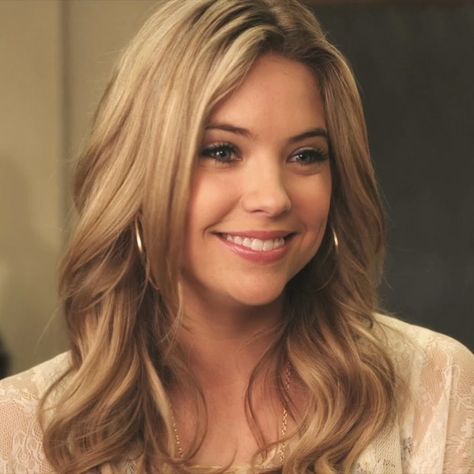 hanna marin | hanna marin outfits | hanna marin aesthetic | hanna marin style | hanna marin hair | hanna marin icons | hanna marin make up | hanna marin season 1 | ashley benson | ashley benson hair | pretty little liars | pretty little liars aesthetic | haleb | | pretty little liars rares | pretty little liars cast | pretty little liars icons | Hanna Marin Season 1, Hanna Marin Icons, Hanna Marin Style, Hanna Marin Aesthetic, Ashley Benson Hair, Hanna Marin Outfits, Pretty Little Liars Cast, Pretty Little Liars Aesthetic, Hanna Pll