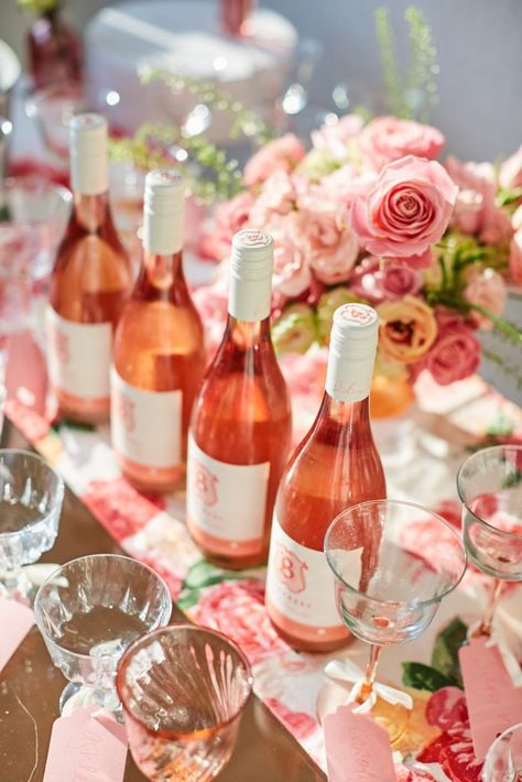 La Vie En Rose Party, Rose All Day Party Theme, Rose Wine Party, Rosé Party, Girls Brunch Party, Shaadi Decor, National Pink Day, Pink Pool, Rose Bar